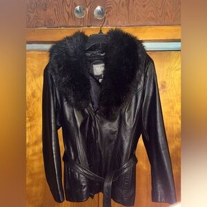 Wilson’s Leather Belted Jacket with Removable Fur Collar. Size XL